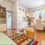 Apartment Lxxxi *